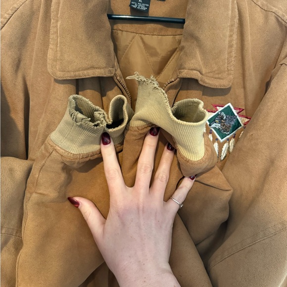 Vintage Tan Bomber Jacket with Ribbed Cuffs and Native American Wolf Style - Picture 6 of 8